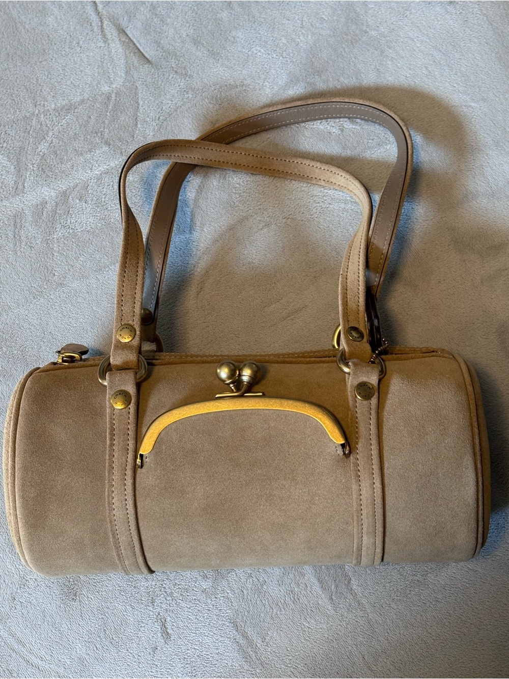 Coach Kisslock Barrel Bag 28 with Gold Hardware - Picture 2 of 4